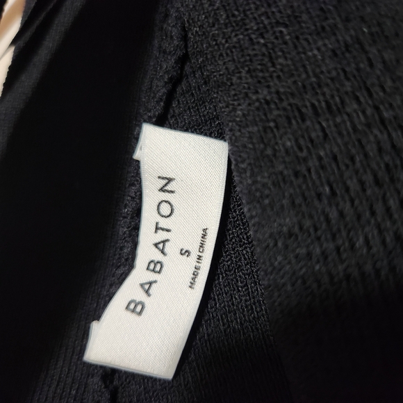 Babaton Black Sculp Knit Cross-Neck Crop Top Size Small NWT - Picture 6 of 11